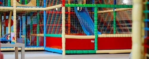 Funlandia Ustka - Klubokawiarnia, Sala zabaw z małpim gajem