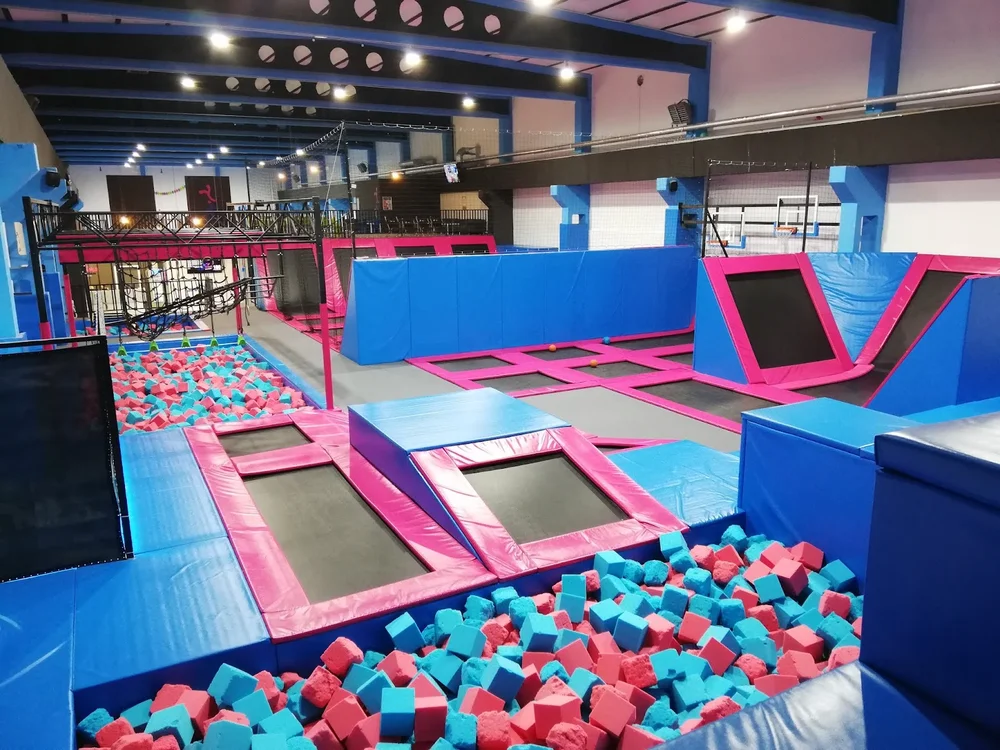JUMP MANIA Park Trampolin