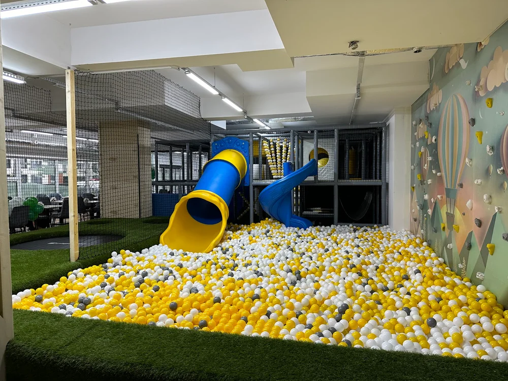 Tilo - Sala Fitness, Sala Zabaw, Kawiarnia