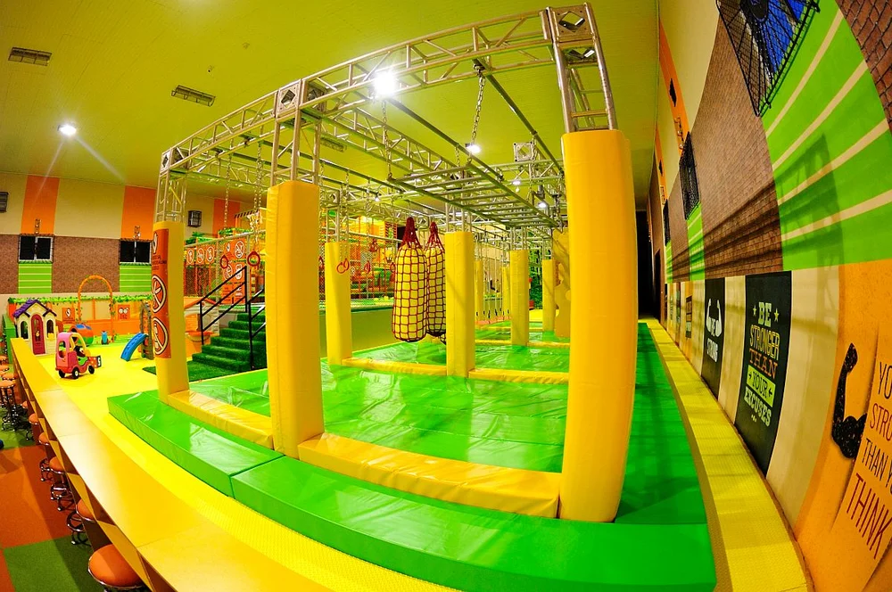 Malutkie FunPark & GamePark – sala zabaw i sala gier interaktywnych, pizzeria, kawiarnia, lodziarnia | Radomsko - zdjęcie sali zabaw 2