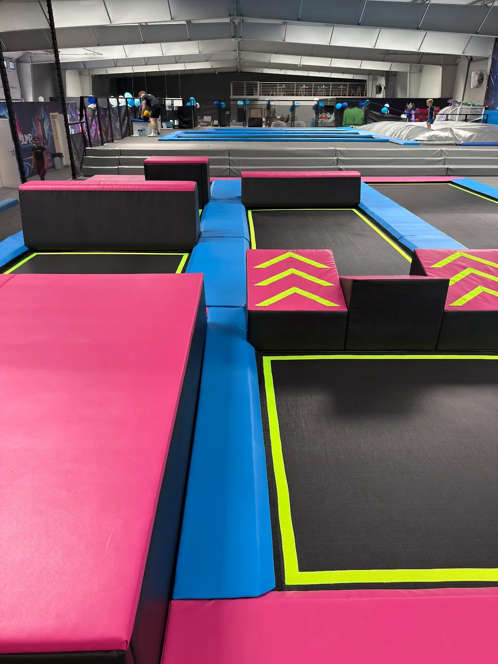 Jump2Sky - Trampoline Park