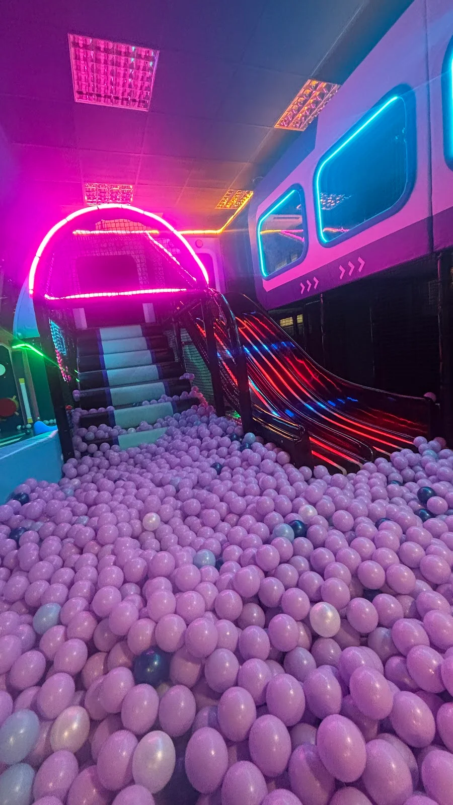 FunPark Neonowa Sala Zabaw - zdjęcie sali zabaw 4