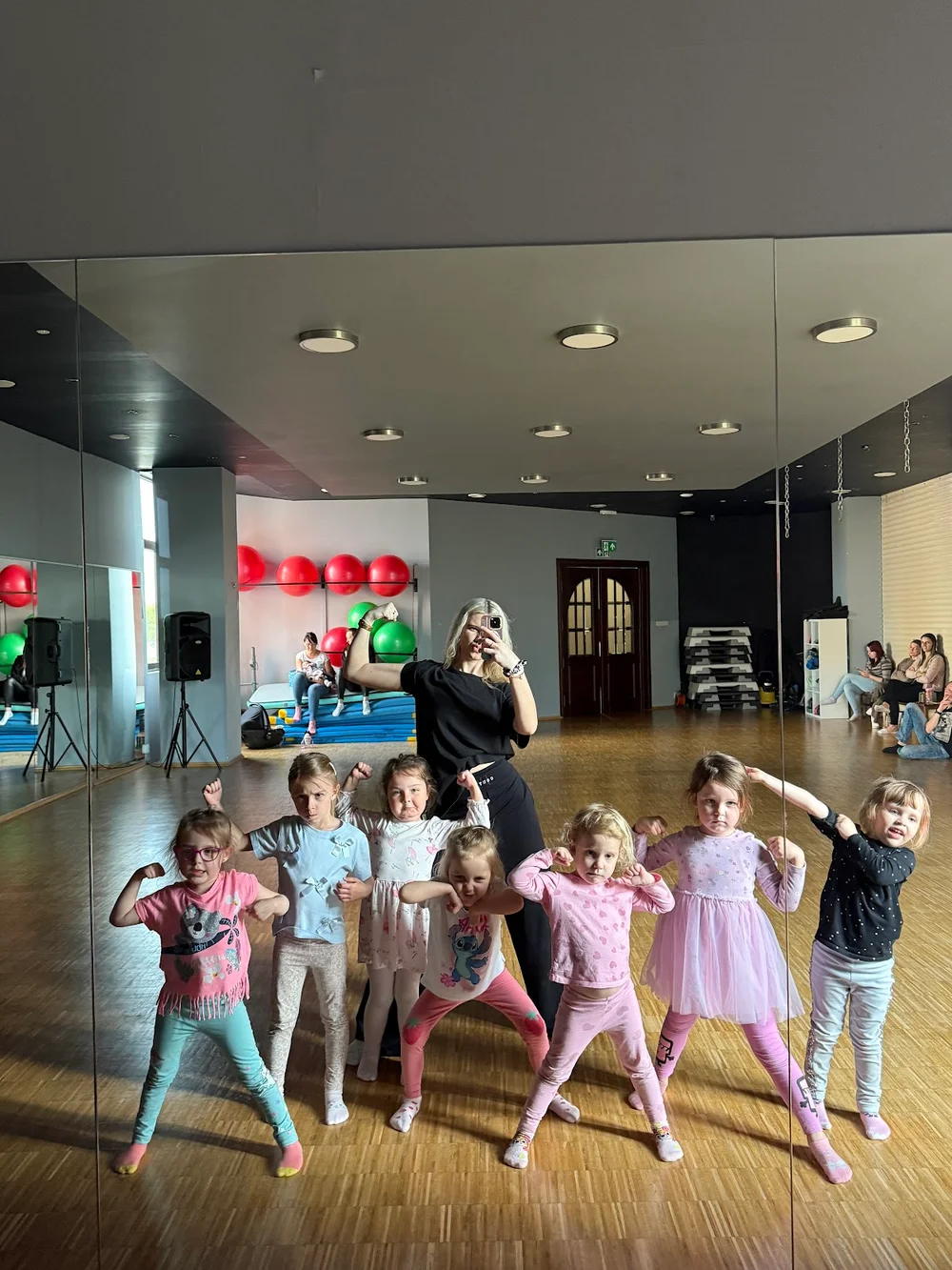 Active & Fun - Bawilandia i Szkoła Tańca