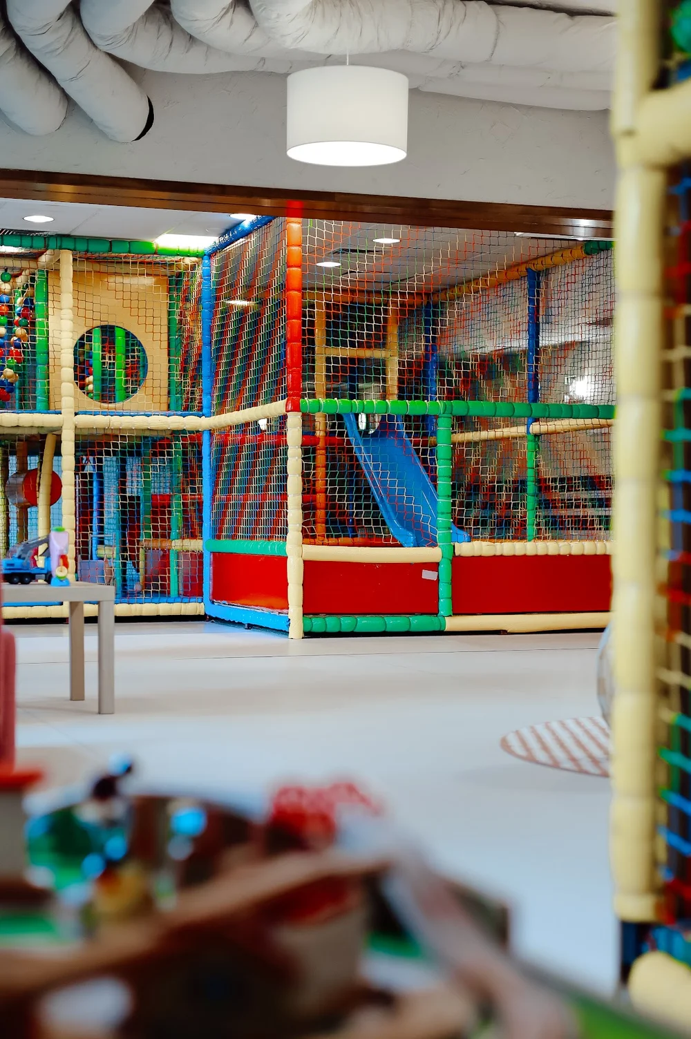 Funlandia Ustka - Klubokawiarnia, Sala zabaw z małpim gajem