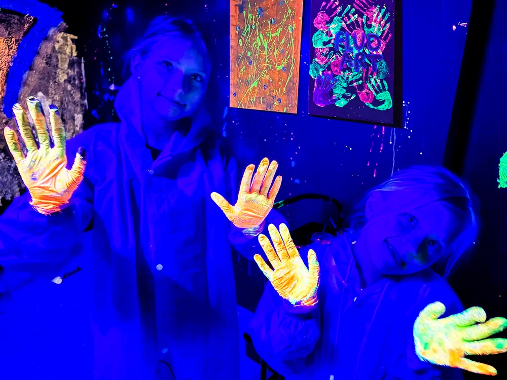 FluoART Studio bałaganu i zabawy