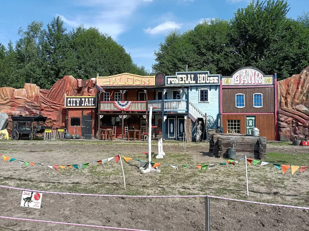 ZWIERZOGRÓD BONANZA (dawniej Mega - Park)